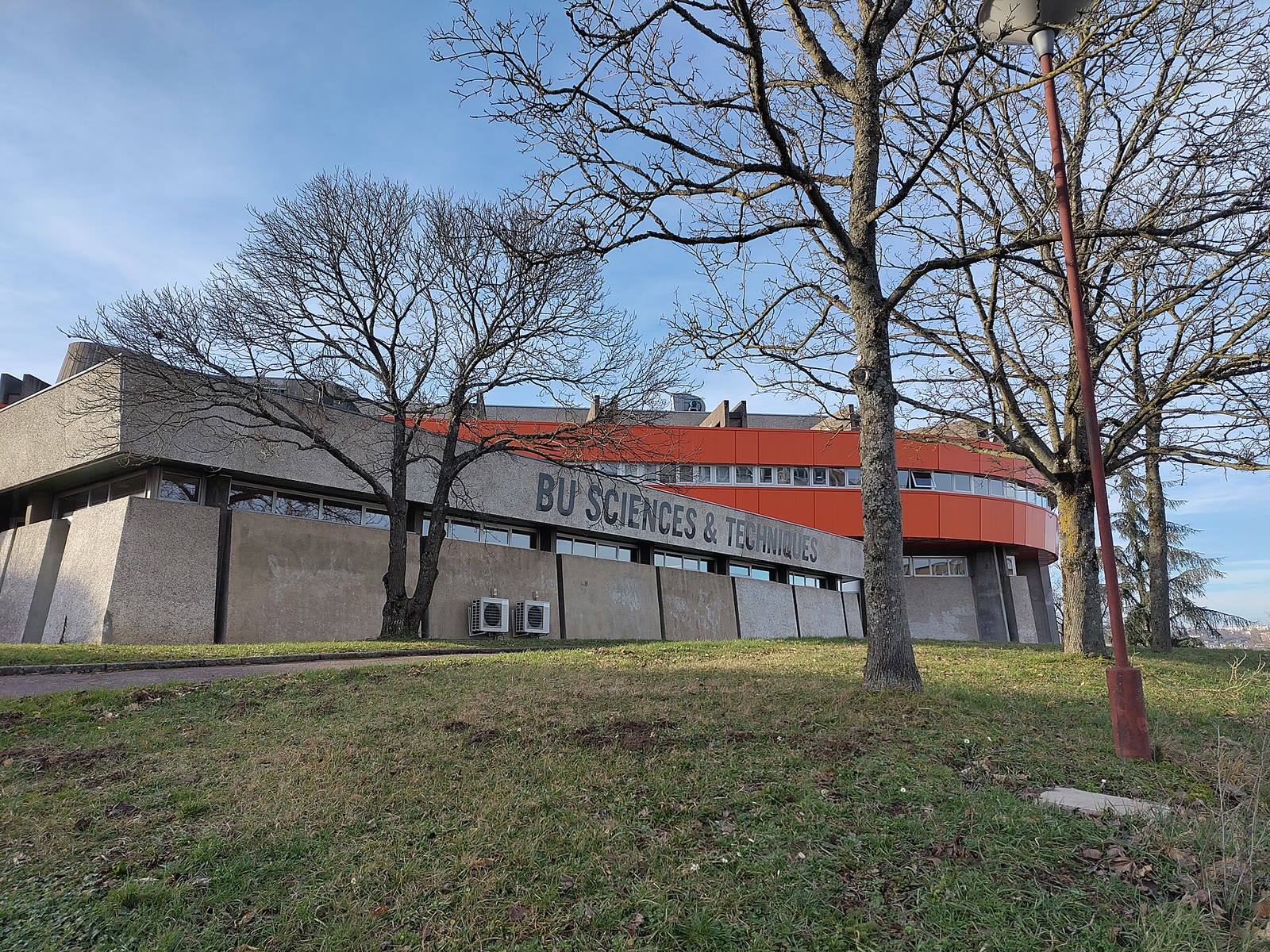 Cafét’ Sciences, a bite on the science campus