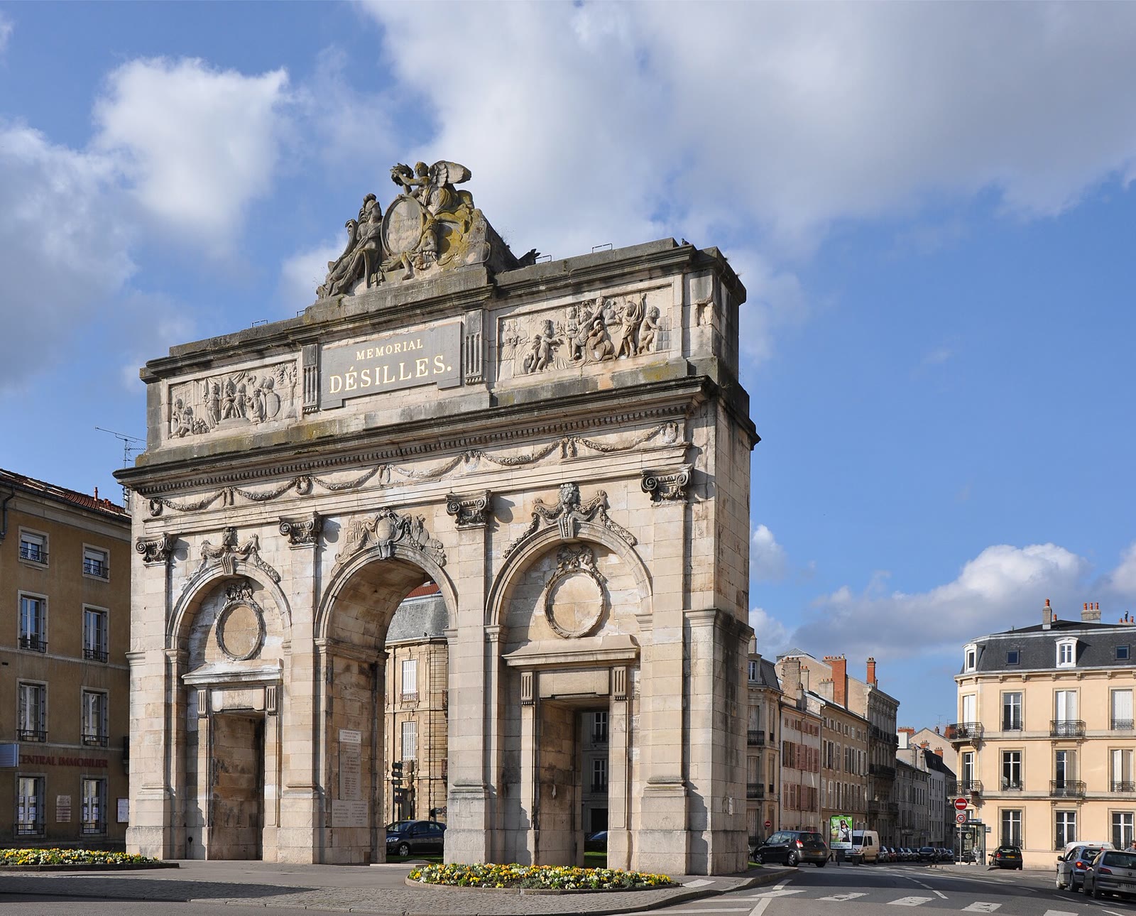 Das Désilles-Denkmal, monumentales Tor von 1783